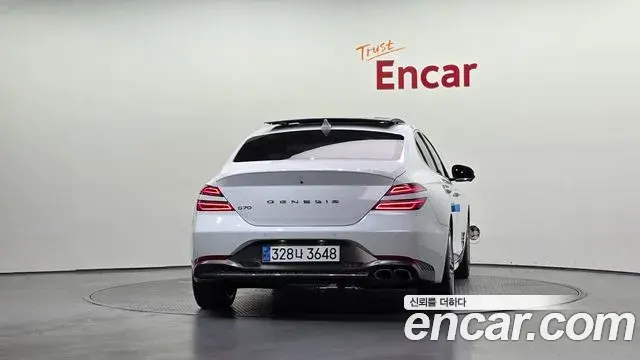 Genesis G70 2020 — Photo 16/34
