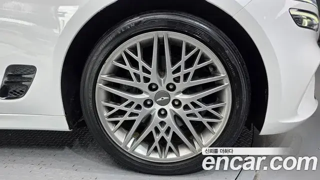 Genesis G70 2020 — Photo 3/34