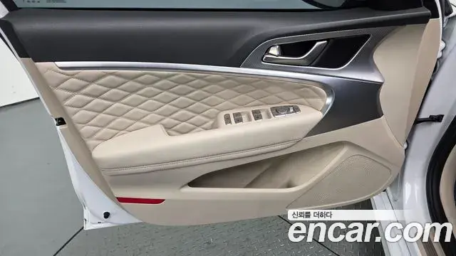 Genesis G70 2020 — Photo 14/34