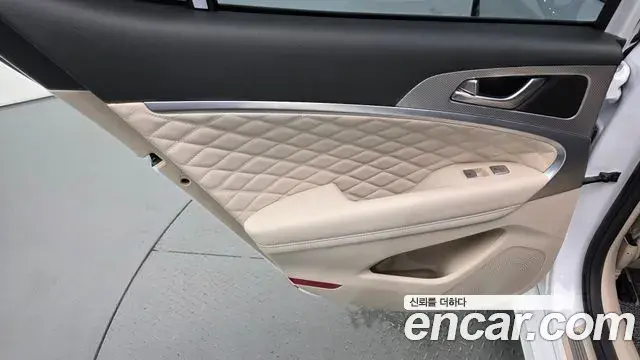 Genesis G70 2020 — Photo 13/34