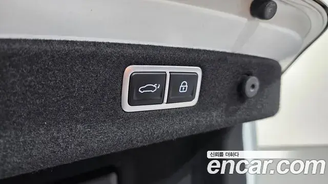 Genesis G70 2020 — Photo 22/34
