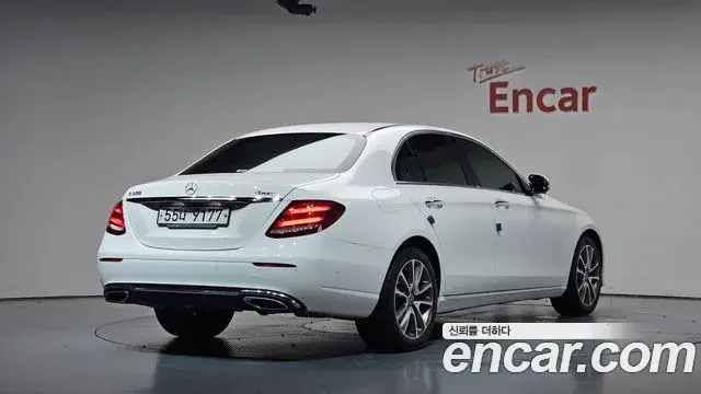 Mercedes-Benz E-Class 2019 — Фото 2/20