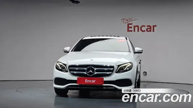Mercedes-Benz E-Class 2019 — Фото 3/20
