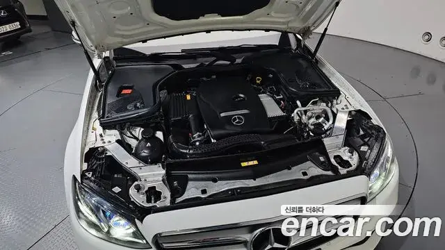 Mercedes-Benz E-Class 2019 — Фото 6/20