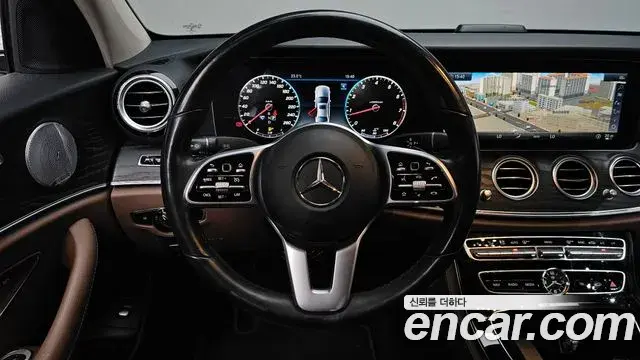 Mercedes-Benz E-Class 2019 — Фото 13/20
