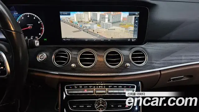 Mercedes-Benz E-Class 2019 — Фото 14/20