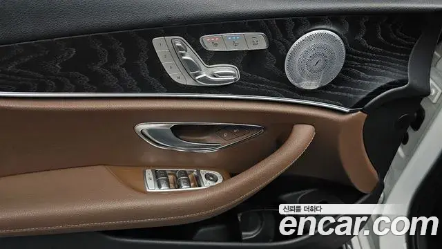 Mercedes-Benz E-Class 2019 — Фото 18/20
