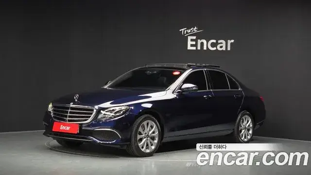 Mercedes-Benz E-Class 2019 — Фото 1/20