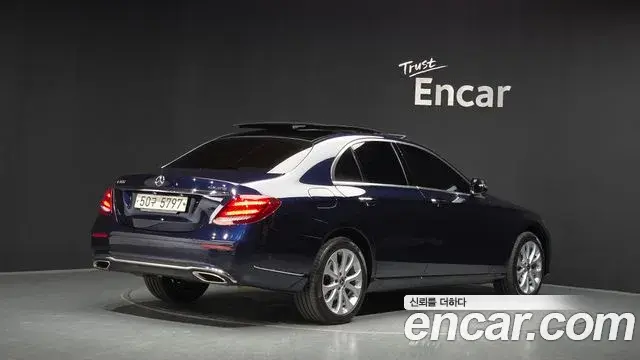Mercedes-Benz E-Class 2019 — Фото 2/20