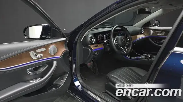 Mercedes-Benz E-Class 2019 — Фото 10/20