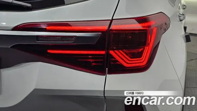Kia Seltos 2022 — Şəkil 7/34