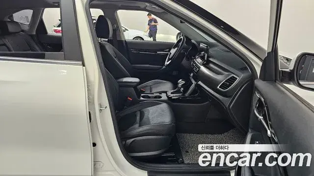 Kia Seltos 2022 — Şəkil 14/34