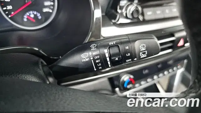 Kia Seltos 2022 — Şəkil 17/34