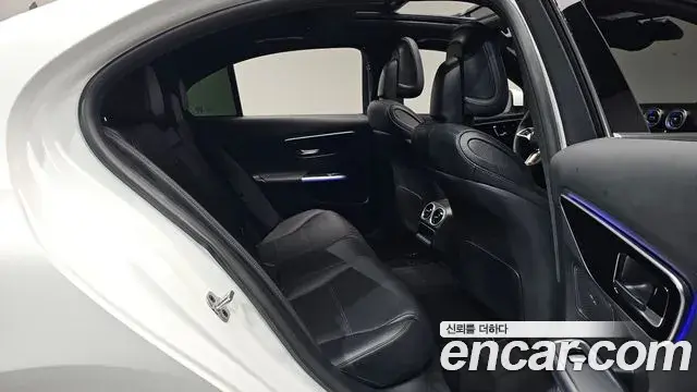 Mercedes-Benz C-Class 2025 — Фото 12/20