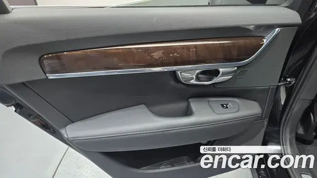 Volvo S90 2018 — Photo 18/30