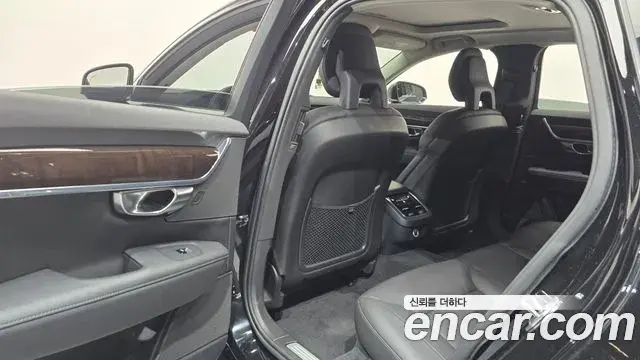 Volvo S90 2018 — Photo 23/30