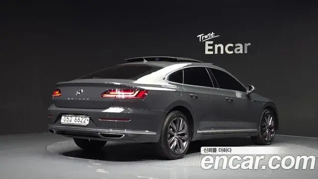 Volkswagen Arteon 2018 — Фото 2/20