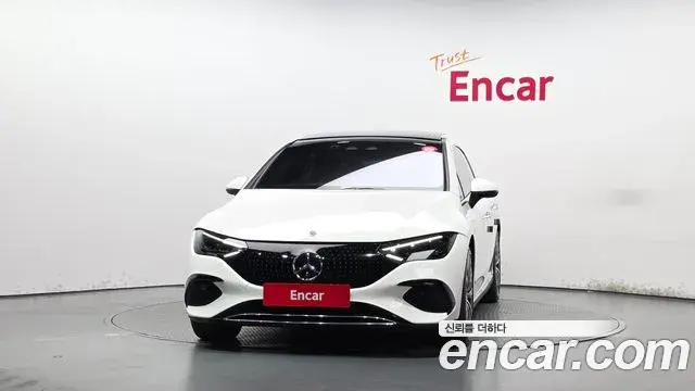 Mercedes-Benz EQE 2023 — ფოტო 35/38