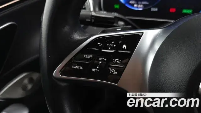 Mercedes-Benz EQE 2023 — ფოტო 20/38