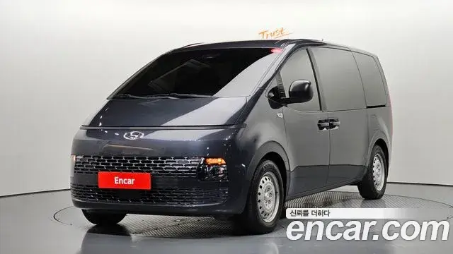 Hyundai Staria 2023 — Фото 1/20