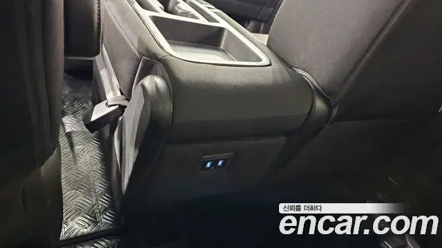 Hyundai Staria 2023 — Фото 19/20