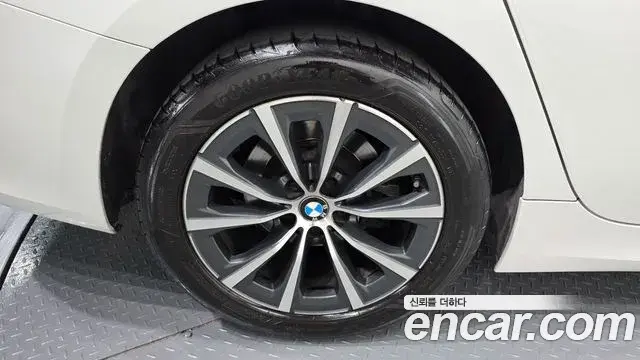 BMW 3 Series 2019 — Фото 5/20