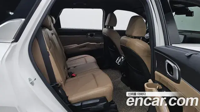 Kia Sorento 2023 — Фото 11/20