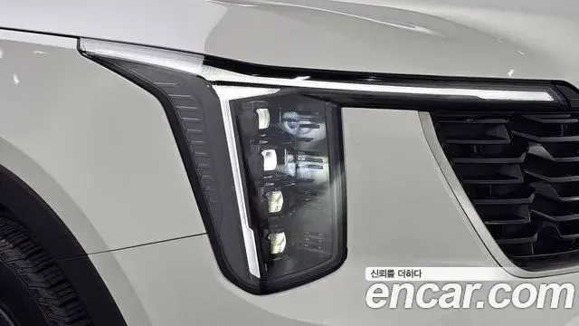 Kia Sorento 2023 — Photo 2/36