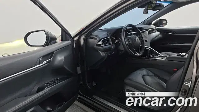 Toyota Camry 2019 — Фото 10/20