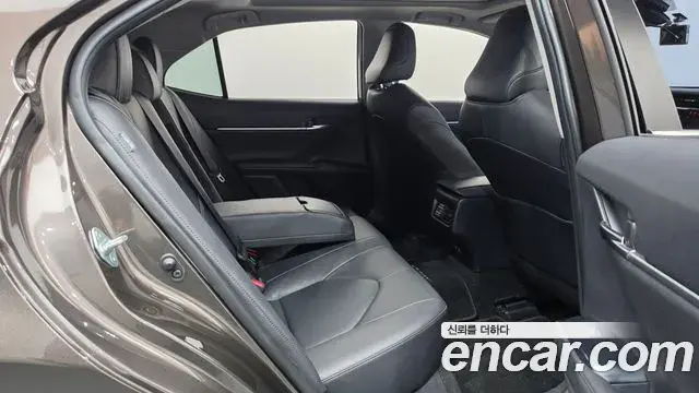 Toyota Camry 2019 — Фото 11/20