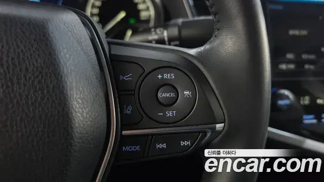 Toyota Camry 2019 — Фото 15/20