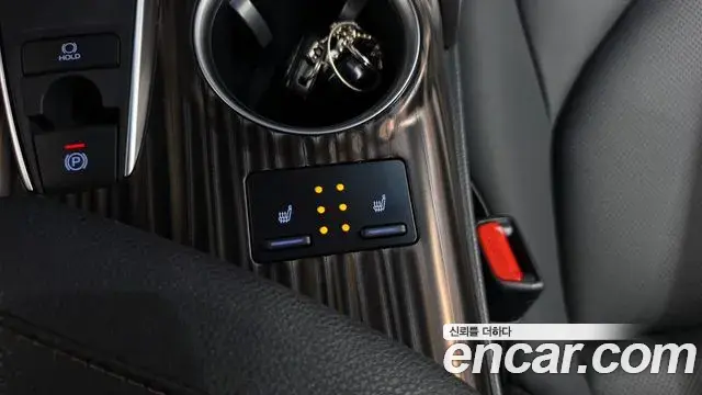 Toyota Camry 2019 — Фото 18/20