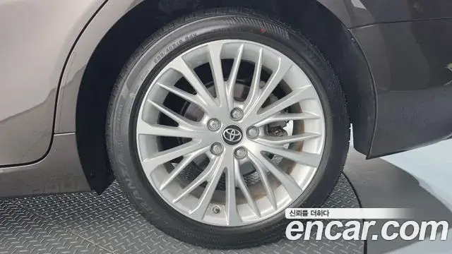 Toyota Camry 2019 — Şəkil 5/32
