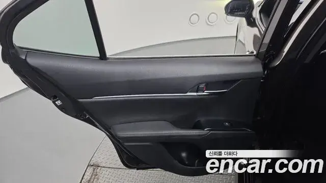 Toyota Camry 2019 — Şəkil 8/32