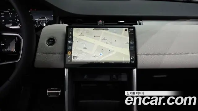 Land Rover Discovery Sport 2024 — Фото 14/20