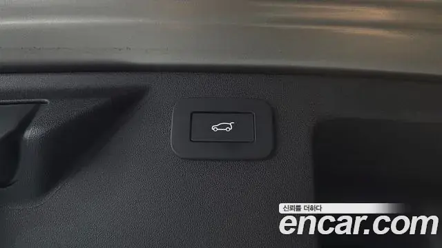Land Rover Discovery Sport 2024 — ფოტო 13/33
