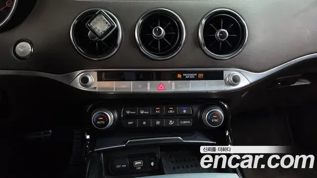 Kia Stinger Meister 2021 — Photo 5/44