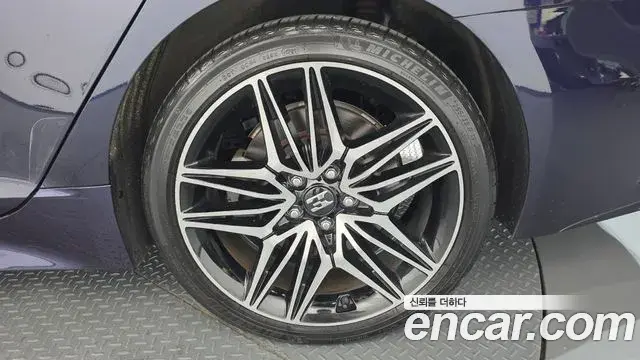 Kia Stinger Meister 2021 — Photo 32/44