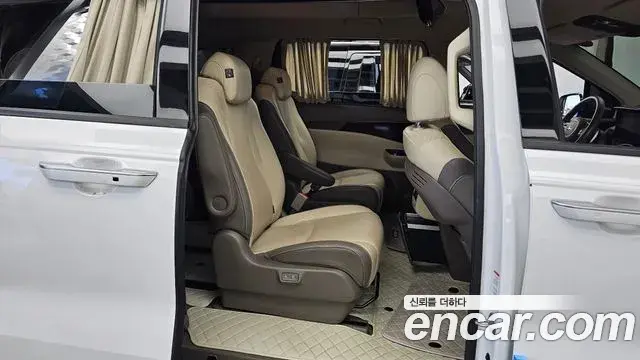 Kia Carnival 2021 — Фото 11/20