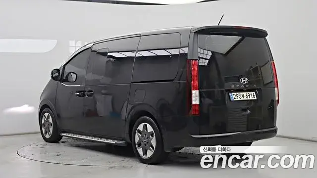 Hyundai Staria 2021 — Фото 3/20