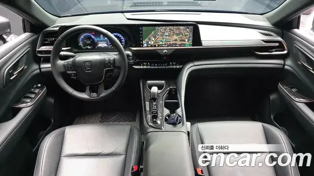 Toyota Crown Crossover 2024 — Фото 7/20