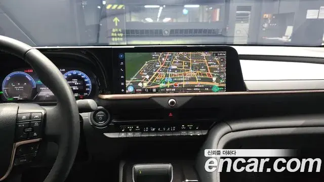 Toyota Crown Crossover 2024 — Фото 14/20