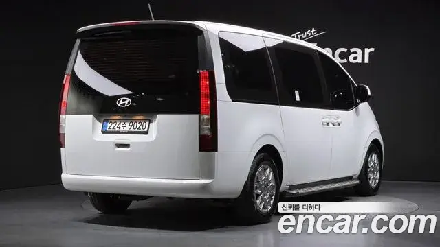 Hyundai Staria 2024 — Фото 2/20