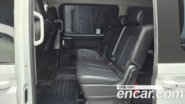 Hyundai Staria 2024 — Фото 12/20