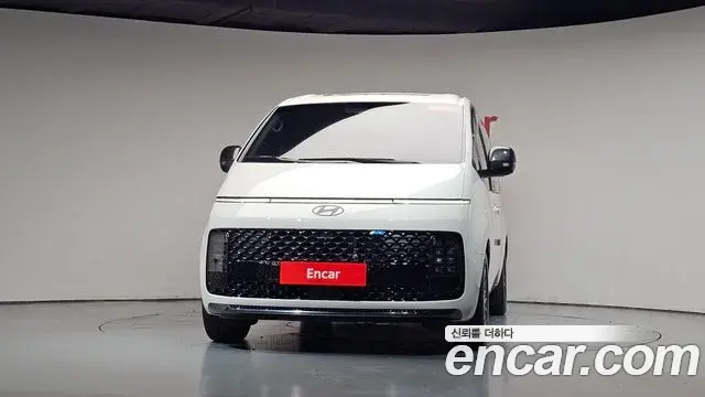 Hyundai Staria 2025 — Фото 3/20