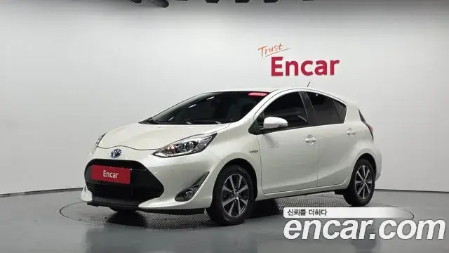 Toyota Prius C 2019 — Photo 7/31