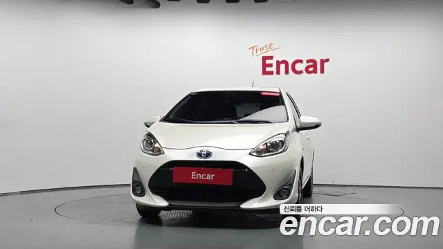 Toyota Prius C 2019 — Фото 3/20