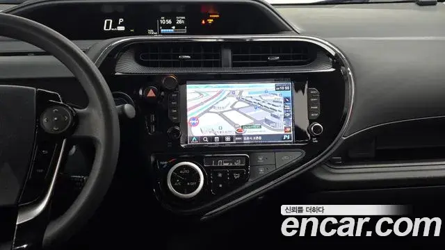 Toyota Prius C 2019 — Фото 13/20