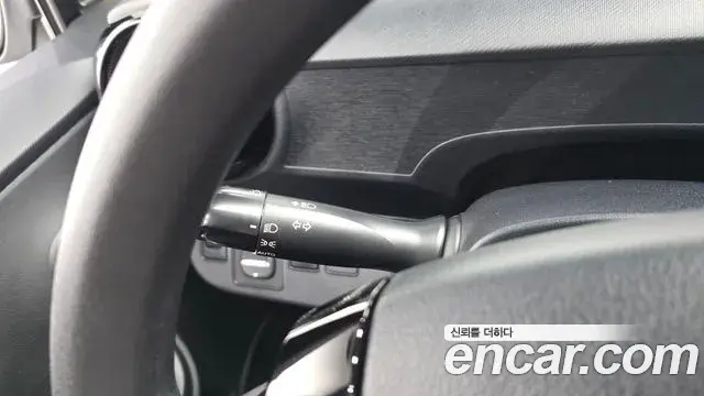 Toyota Prius C 2019 — Фото 16/20