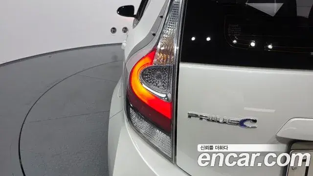 Toyota Prius C 2019 — Photo 16/31